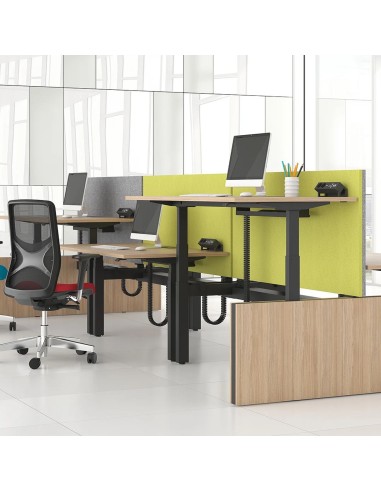 Cloison haute acoustique MODUS verte installée sur un bench professionnel à Berne.