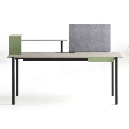 Écran frontal acoustique 75 à 155 x 60 cm en feutre PET ZEDO PET avec tables complémentaires.