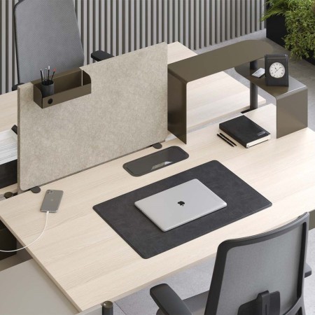 Panneau acoustique central ZEDO PET installé dans un open space professionnel à Winterthur.