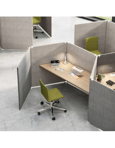 Bureau acoustique MY SPACE en V installé dans un open space professionnel à Neuchâtel.