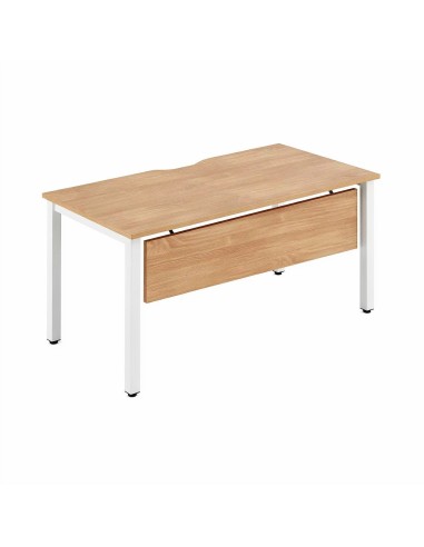 Voile de fond mélaminé pour bureau NOVA avec fixations métalliques et finition bois clair.