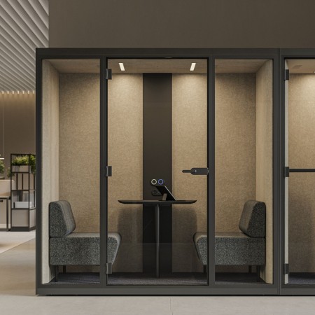 Cabine acoustique de réunion conçue pour les échanges confidentiels avec finitions personnalisables SONUS M à Sion.