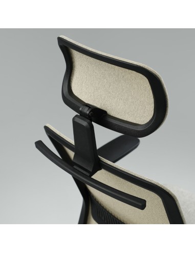 Têtière de la chaise de bureau ergonomique conçue pour s’adapter à chaque poste de travail EIRA.