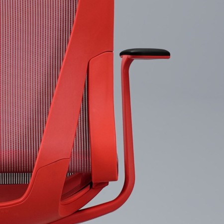 Cadre du siège de travail D-CHAIR en couleur rouge avec accoudoirs.