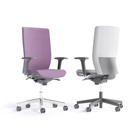 Chaise de travail ergonomique réglable AURA avec dossier rembourré violet et blanc avec roulettes.