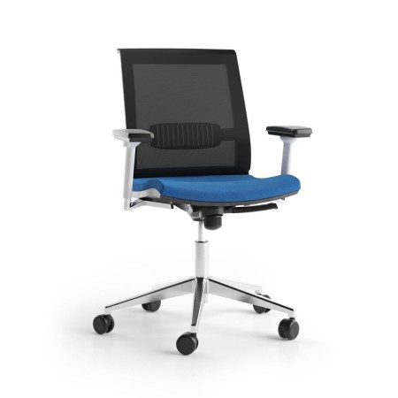 Chaise de travail EVA avec soutien lombaire réglable et dossier en résille respirante.