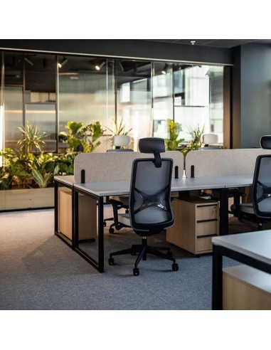 Siège de travail WIND avec têtière dans un espace de bureaux moderne à Genève.