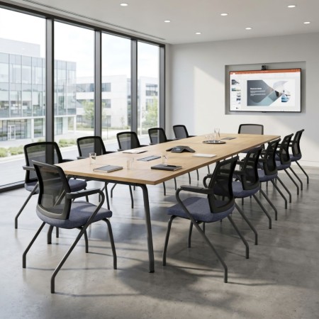 Chaise de conférence WIND à 4 pieds avec dossier en maille et accoudoirs. 2