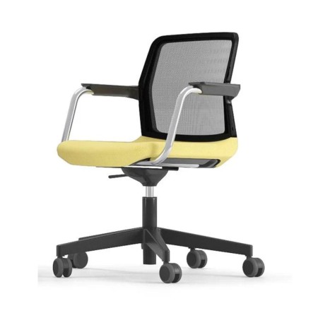 Chaise de réunion WIND avec dossier en maille et base pivotante.