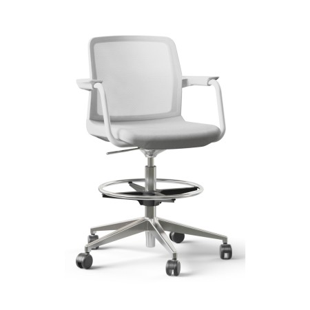 Chaise blanche haute pivotante sur roulettes WIND avec dossier en résille.