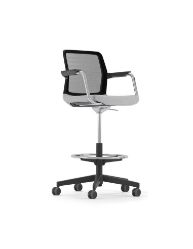 Siège haut à roulettes avec repose-pieds WIND pour tables hautes de réunion.