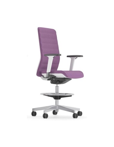 Chaise haute de travail WIND avec dossier tissu, repose-pieds circulaire et roulettes.