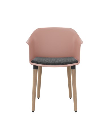 Vue de face de la chaise POLYTONE C plastique et pieds en frêne.