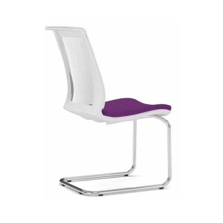Chaise conférence résille avec piètement luge chromé EVA de dos.