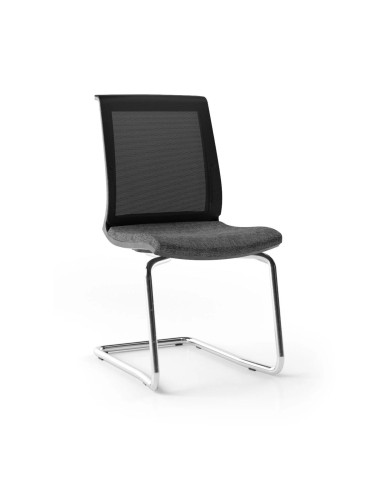 Chaise réunion noire EVA avec dossier résille et pied traîneau chromé.