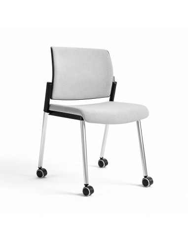 Chaise rembourrée sur roulettes AURA pour réunions avec structure en plastique.