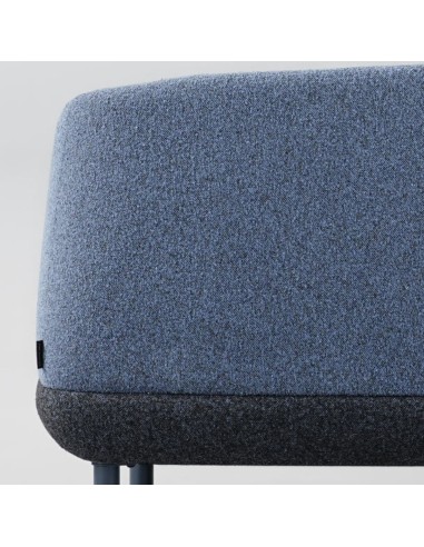 Dos rembourré du canapé bleu royal KOPA avec deux tons pour espaces professionnels design.