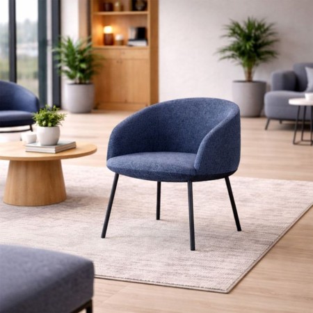 Fauteuil lounge KOPA avec piètement métallique bleu graphite.