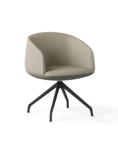Fauteuil KOPA beige avec dossier enveloppant et base pyramide noire.