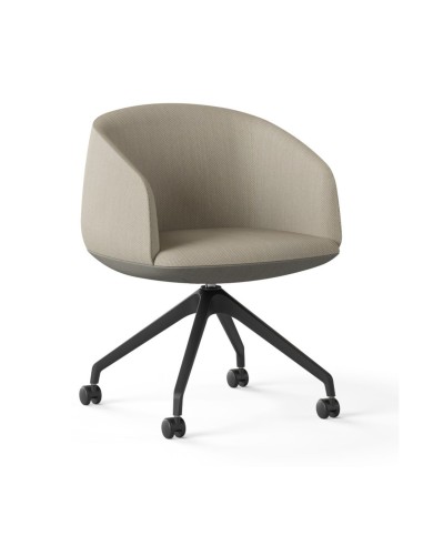 Fauteuil réunion KOPA beige avec base pyramide noire et roulettes.