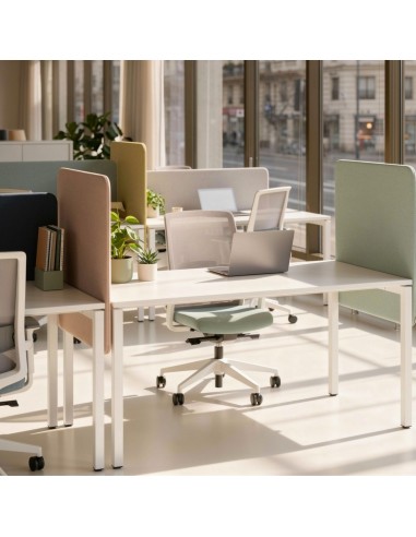 Cloison acoustique latérale TOP 530 installée sur un bureau professionnel à Lausanne.