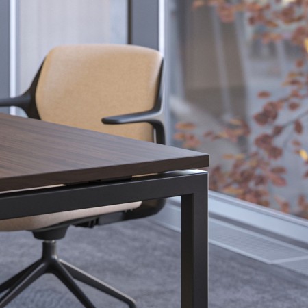 Détail du piètement métallique de la table - Nova U