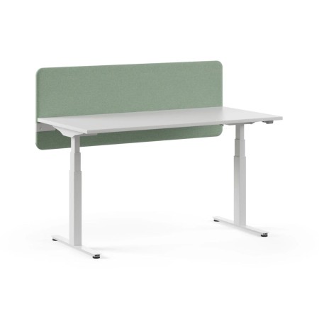 Écran acoustique réglable TOP 530 vert installé derrière un bureau assis-debout blanc.