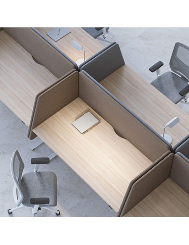Vue de haut des écrans acoustiques TOP 530 dans un bureau partagé design à Berne.