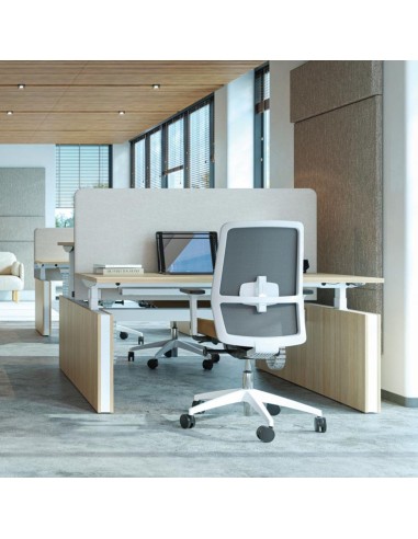 Séparateur haut pour bench assis-debout MOTION TOP 530 dans un espace partagé de travail à Montreux.