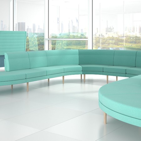 Accueil d'entreprise à Lugano avec un canapé modulaire moderne ARCIPELAGO bleu.