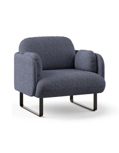 Fauteuil lounge MYAMI rembourré avec piètement sled en métal thermolaqué.