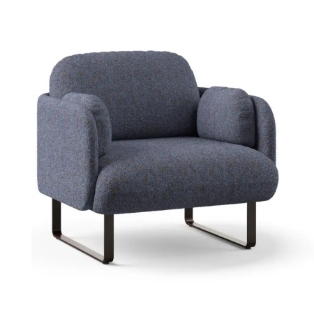 Fauteuil lounge MYAMI rembourré avec piètement sled en métal thermolaqué.