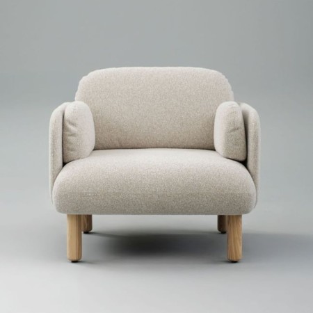 Fauteuil lounge MYAMI avec pieds en frêne massif vue de face.