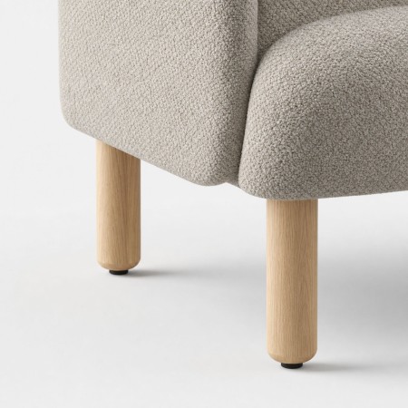 Pieds en frêne massif du fauteuil MYAMI gris.