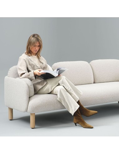 Sofa 3 places MYAMI avec pieds en frêne pour hall d'accueil professionnel.