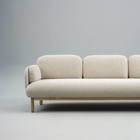 Canapé lounge 3 places en frêne massif MYAMI en tissu blanc pour entreprise design.