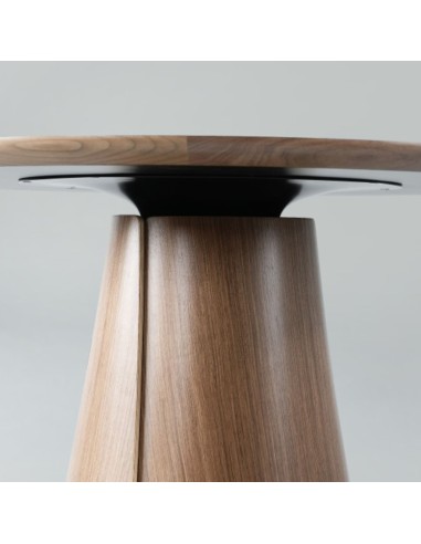 Table de réunion ronde BOTANY bois 3 à 5 places avec base en bois aspect naturel.