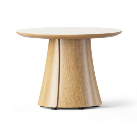 Table basse ronde BOTANY avec piètement en bois pour espaces professionnels.