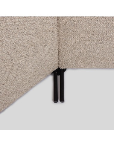 Détail d'un connecteur d'angle pour cloison acoustique Flos Free avec assemblage à 135°