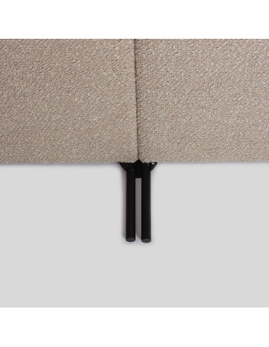 Détail d'un connecteur d'angle pour cloison acoustique Flos Free avec assemblage à 180°
