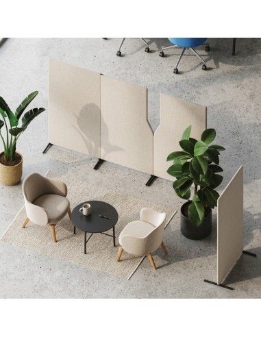Cloisons acoustiques autoportantes Flos Free délimitant un espace de réunion dans un open space