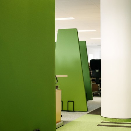 Détail cloison acoustique textile verte - Selva