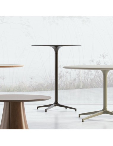 Table haute ronde collaborative avec pied central BOTANY en métal.