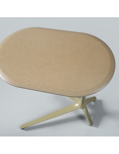Table basse d'appoint BOTANY en métal vue de haut pour espaces lounge.
