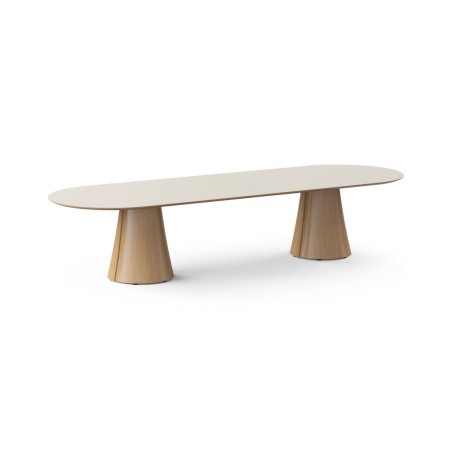 Table de réunion ovale BOTANY avec piètements en bois pour 12 personnes.