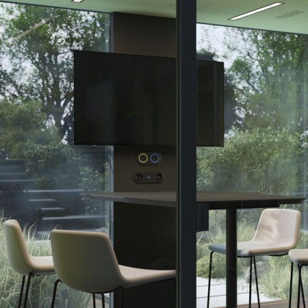 Cabine de réunion acoustique 4 places configurable avec une table haute et écran pour réunion confidentielle.