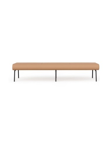 Banquette trois places LINJE LE 300 de 225 cm sans dossier avec assise rembourrée et pieds métalliques.