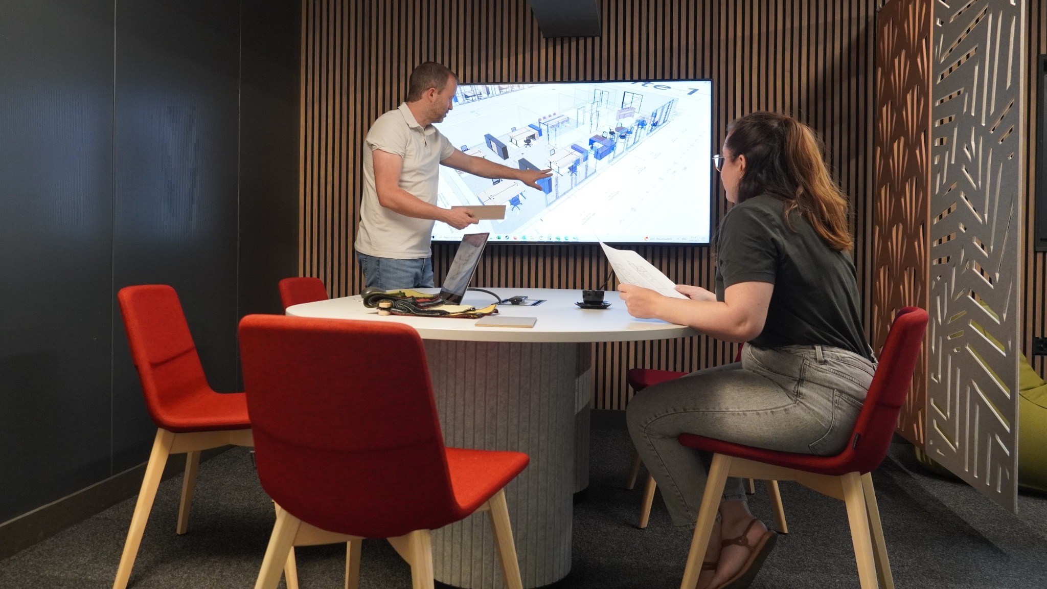 Conseil gratuit en aménagement de bureaux avec présentation de plan 3D chez monbureau